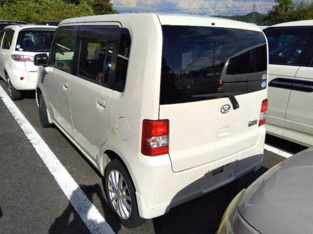 DAIHATSU MOVE CONTE