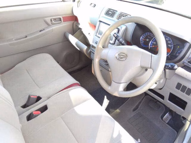 DAIHATSU MOVE CONTE