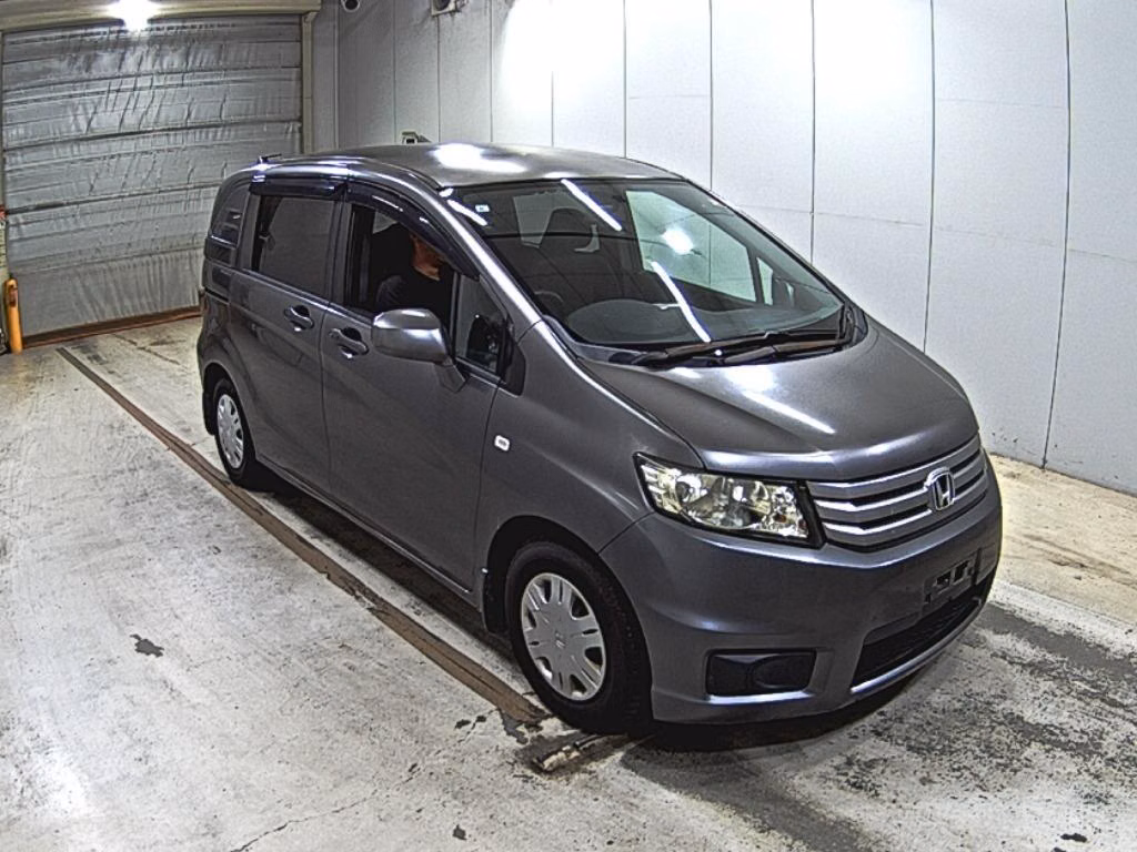 Honda Freed Spike