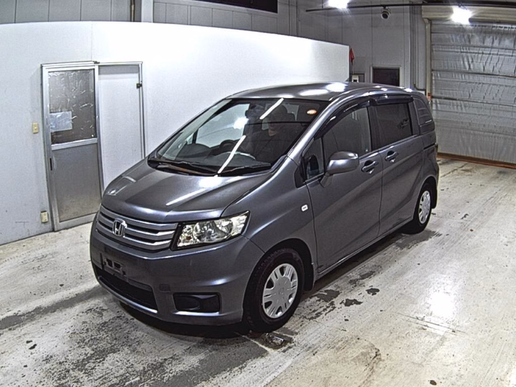 HONDA FREED SPIKE