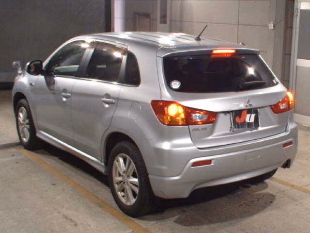 MITSUBISHI RVR