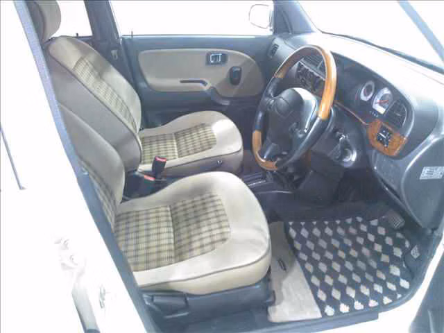 DAIHATSU MIRA GINO