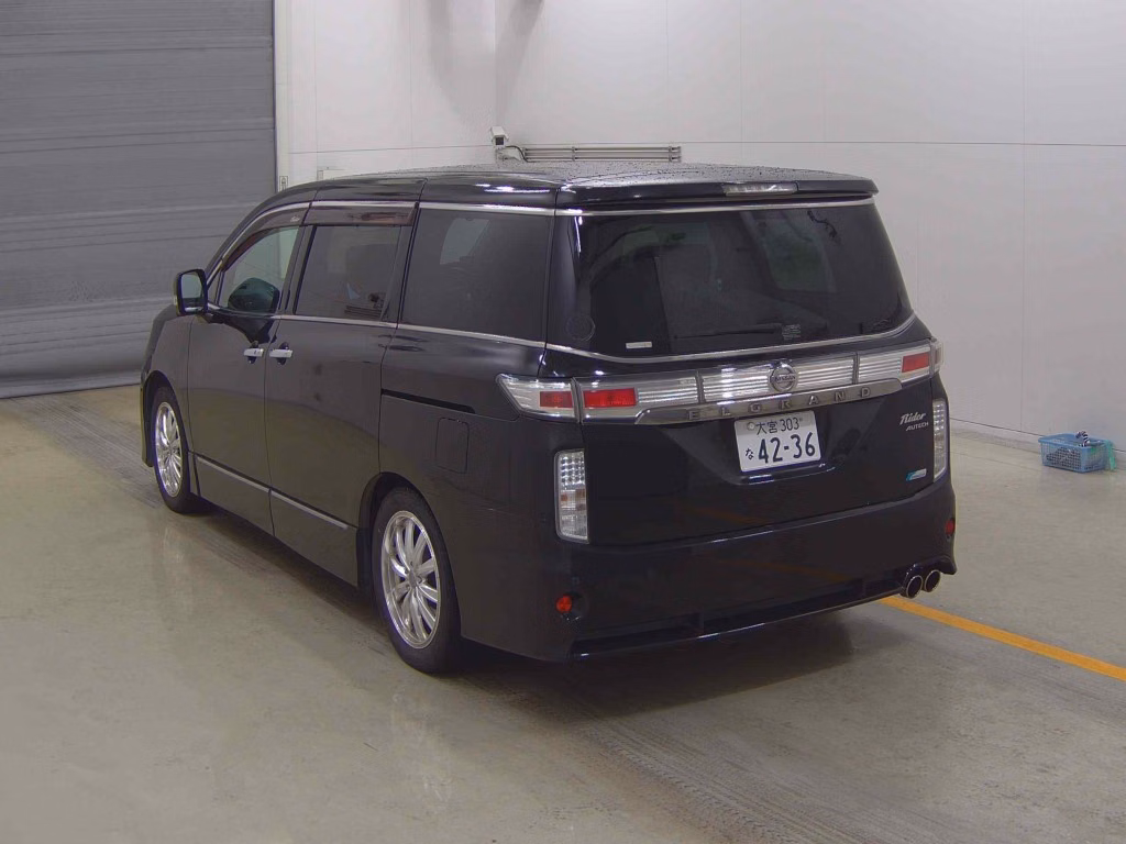 NISSAN ELGRAND
