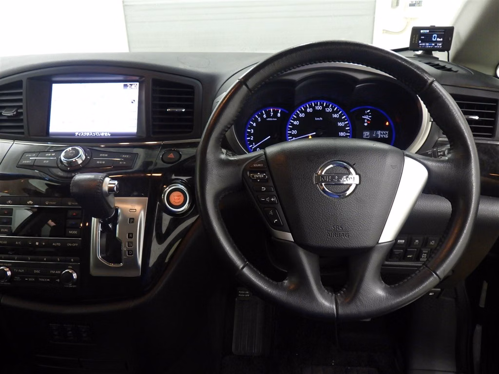 NISSAN ELGRAND