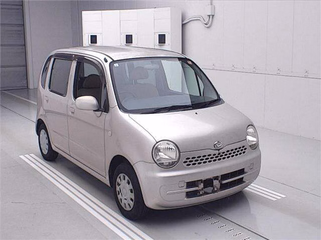 DAIHATSU MOVE LATTE