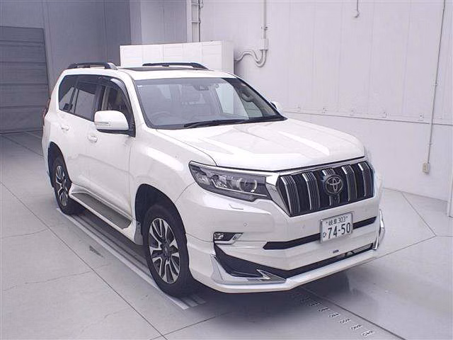TOYOTA LAND CRUISER PRADO