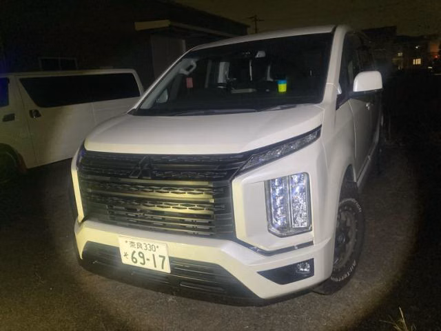 Mitsubishi Delica D:5