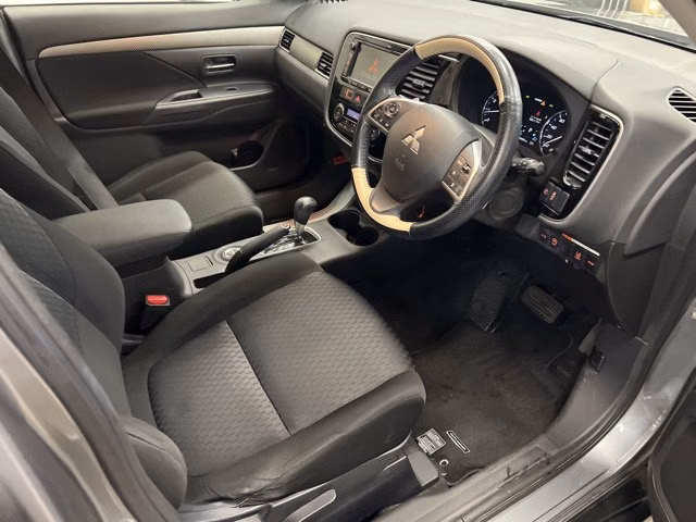 MITSUBISHI OUTLANDER