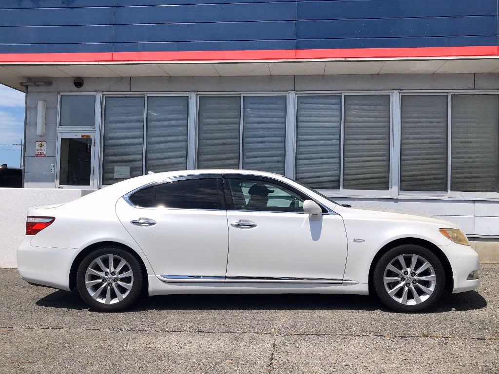 LEXUS LS460