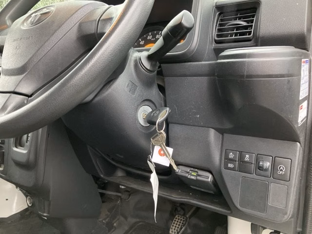 TOYOTA PIXIS VAN