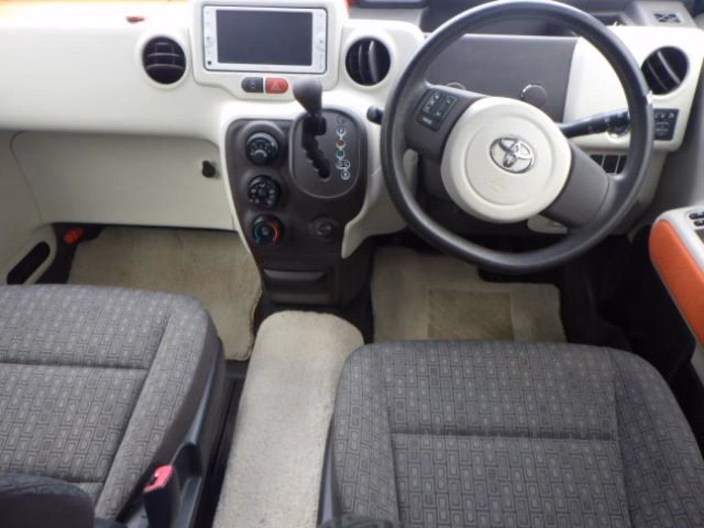 TOYOTA PORTE