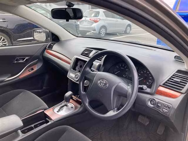 TOYOTA PREMIO