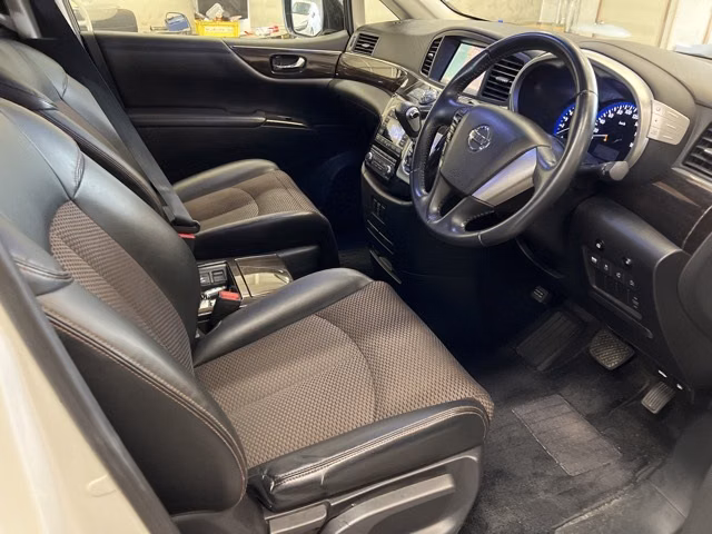 NISSAN ELGRAND