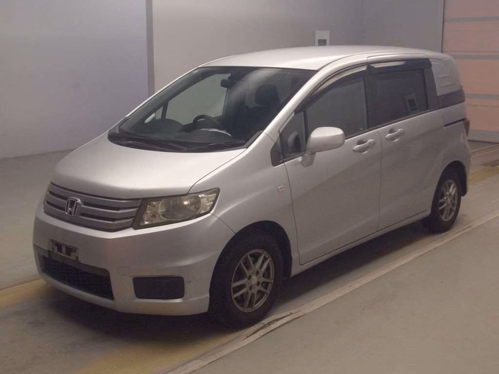 HONDA FREED SPIKE