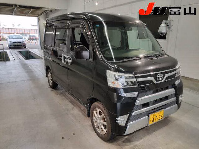 TOYOTA PIXIS VAN