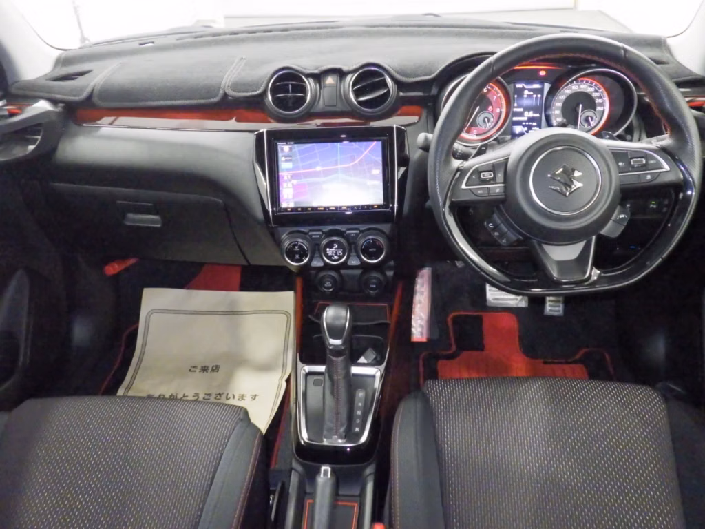 SUZUKI SWIFT