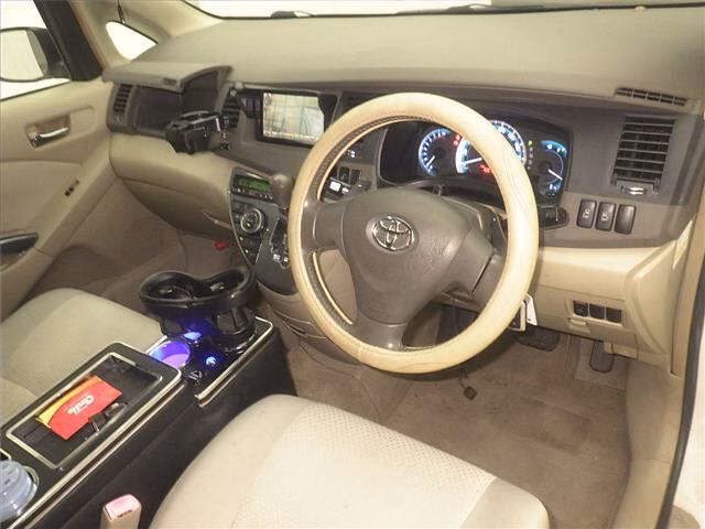 TOYOTA ISIS