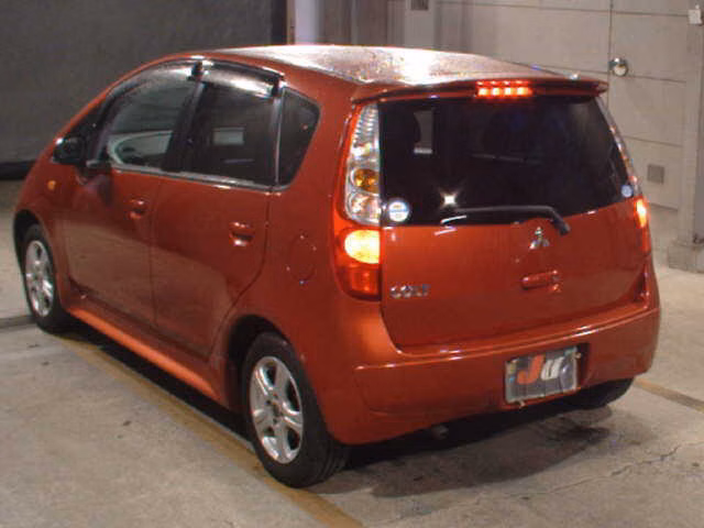 MITSUBISHI COLT