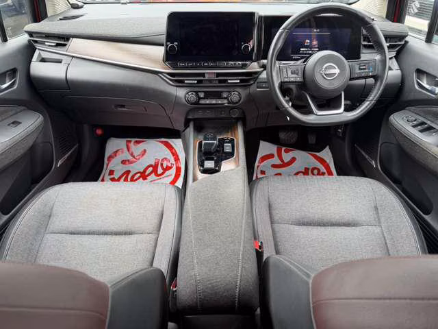 Nissan Aura