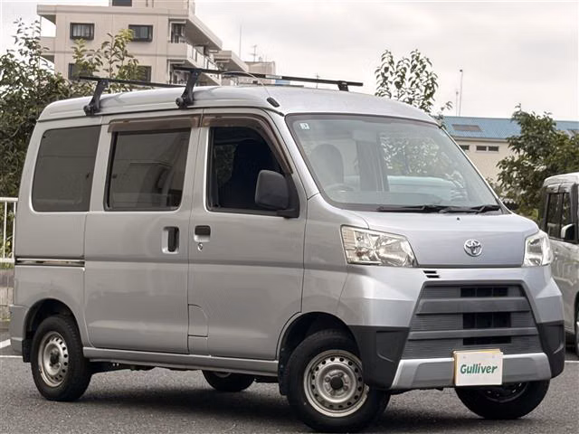 TOYOTA PIXIS VAN