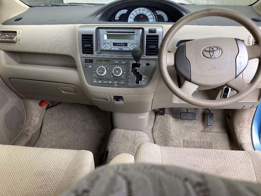 TOYOTA RAUM