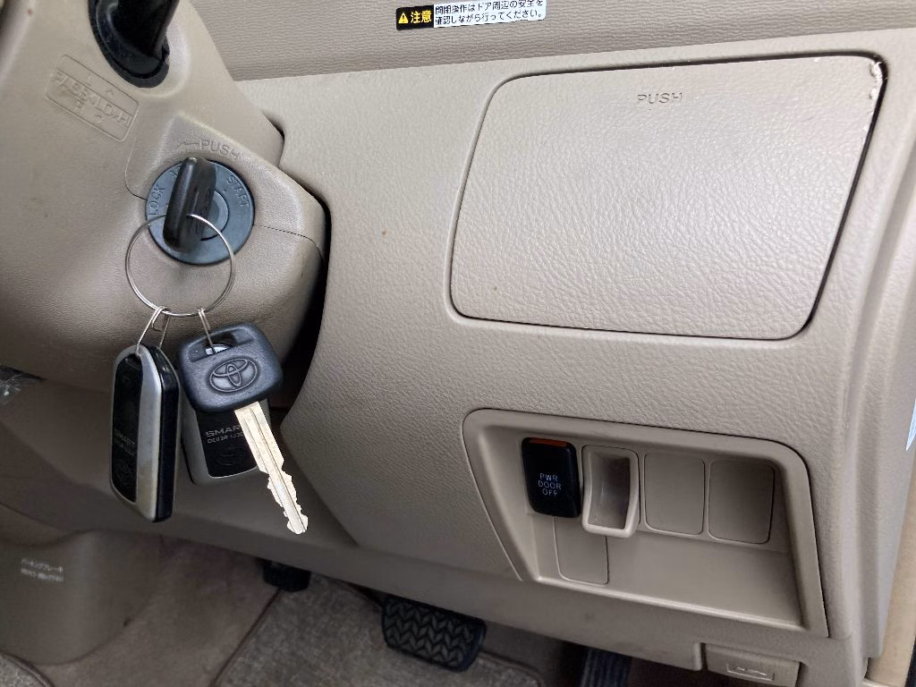 TOYOTA RAUM