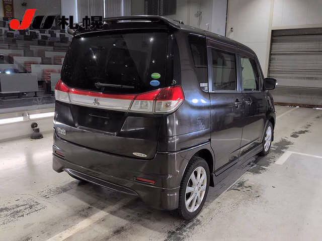 Mitsubishi Delica D:2