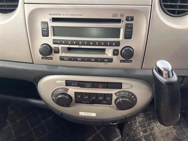 DAIHATSU MOVE LATTE