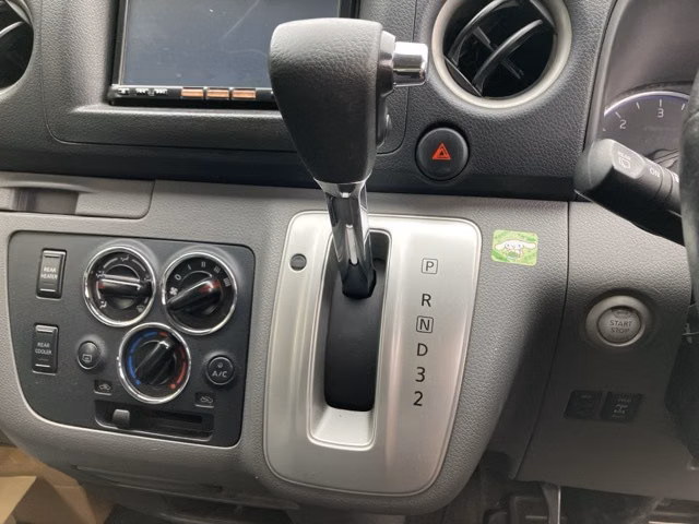 NISSAN NV350 CARAVAN