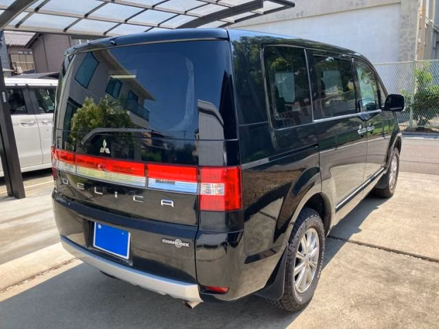 Mitsubishi Delica D:5