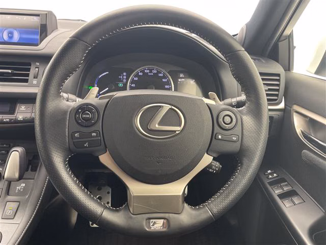 Lexus CT200h