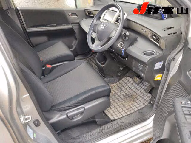 HONDA FREED SPIKE