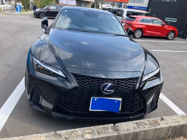LEXUS IS300H