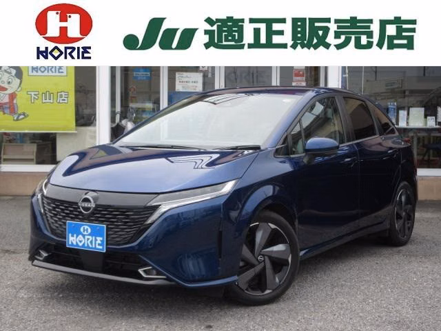 Nissan Aura