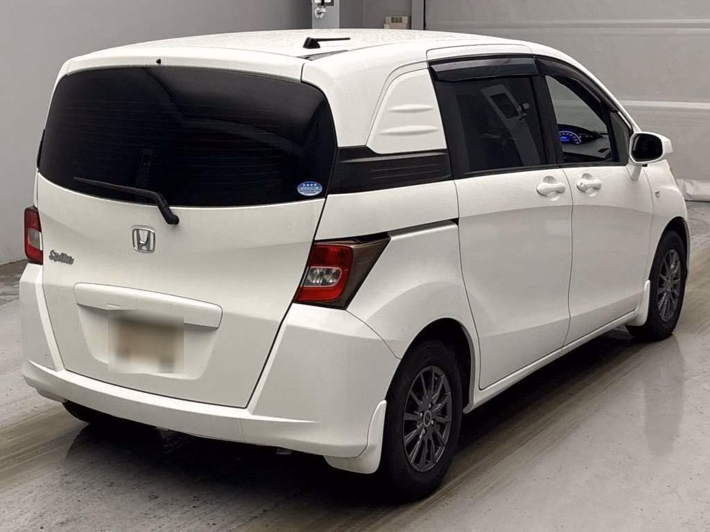 HONDA FREED SPIKE
