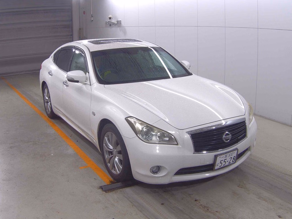 NISSAN FUGA