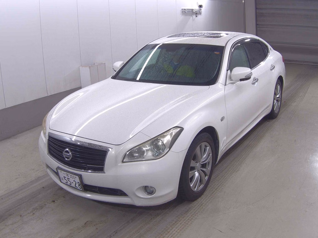 NISSAN FUGA
