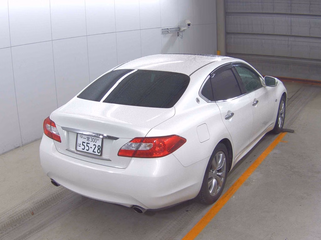 NISSAN FUGA