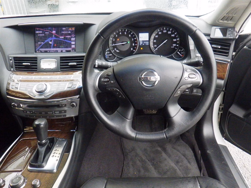 NISSAN FUGA