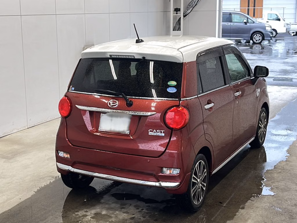 DAIHATSU CAST