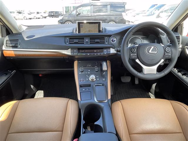 Lexus CT200h