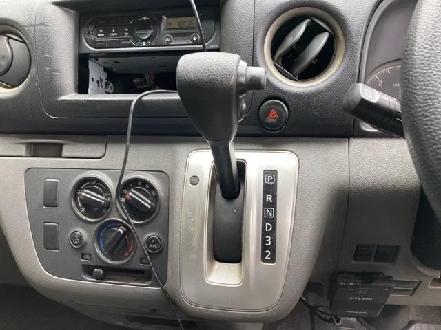 NISSAN NV350 CARAVAN