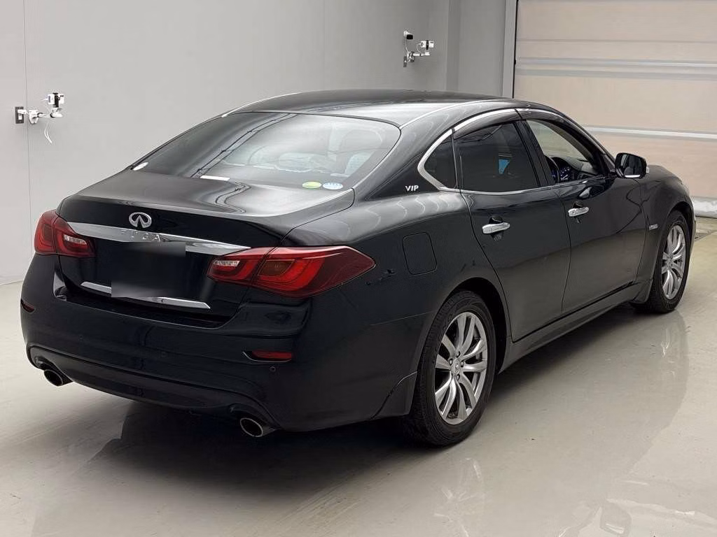 NISSAN FUGA