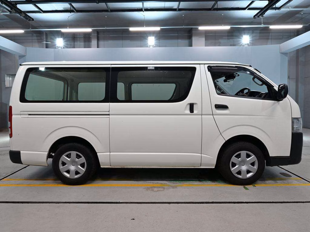 TOYOTA REGIUS ACE