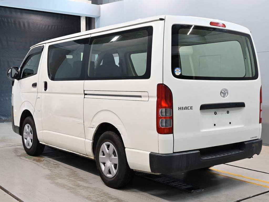 TOYOTA REGIUS ACE
