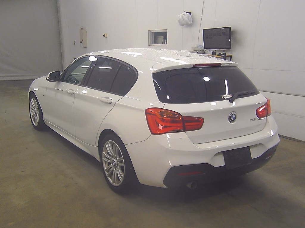 BMW 1-SERIES