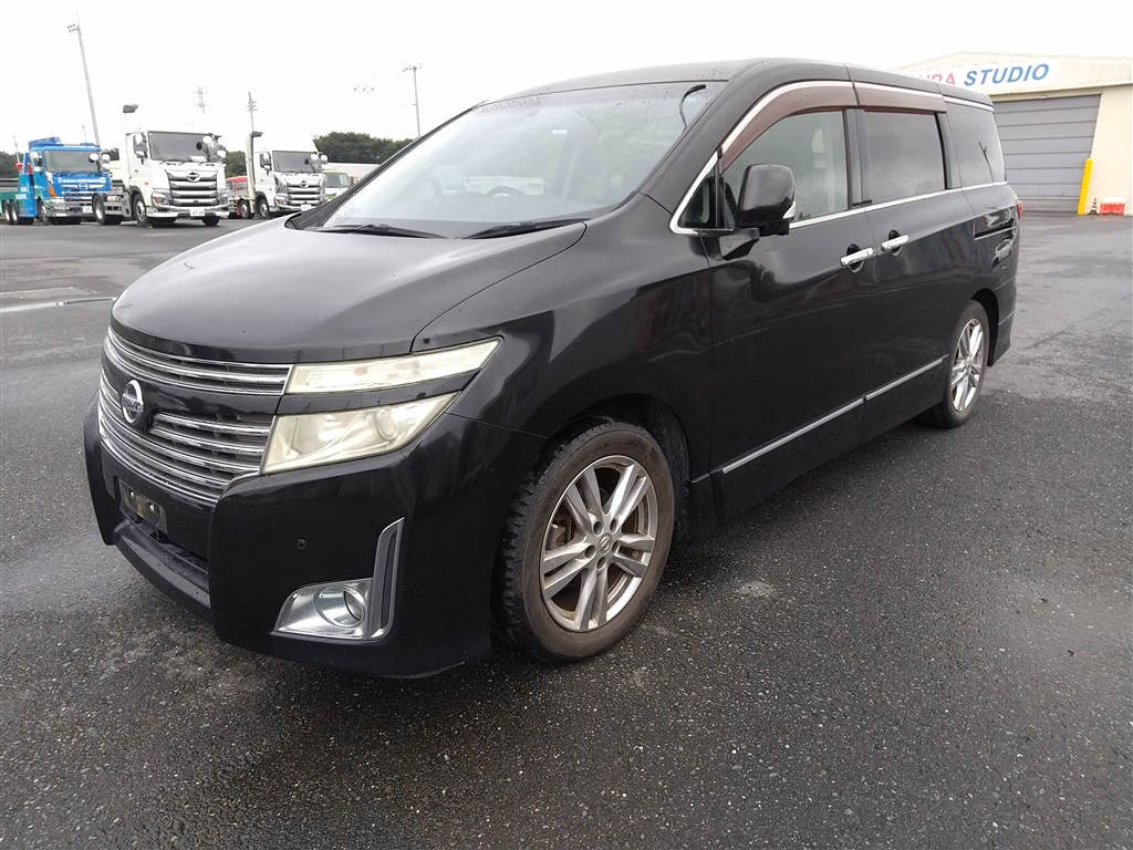 NISSAN ELGRAND