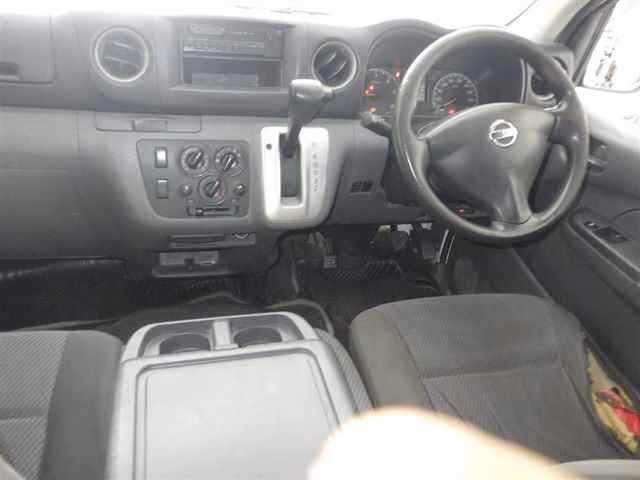 NISSAN NV350 CARAVAN