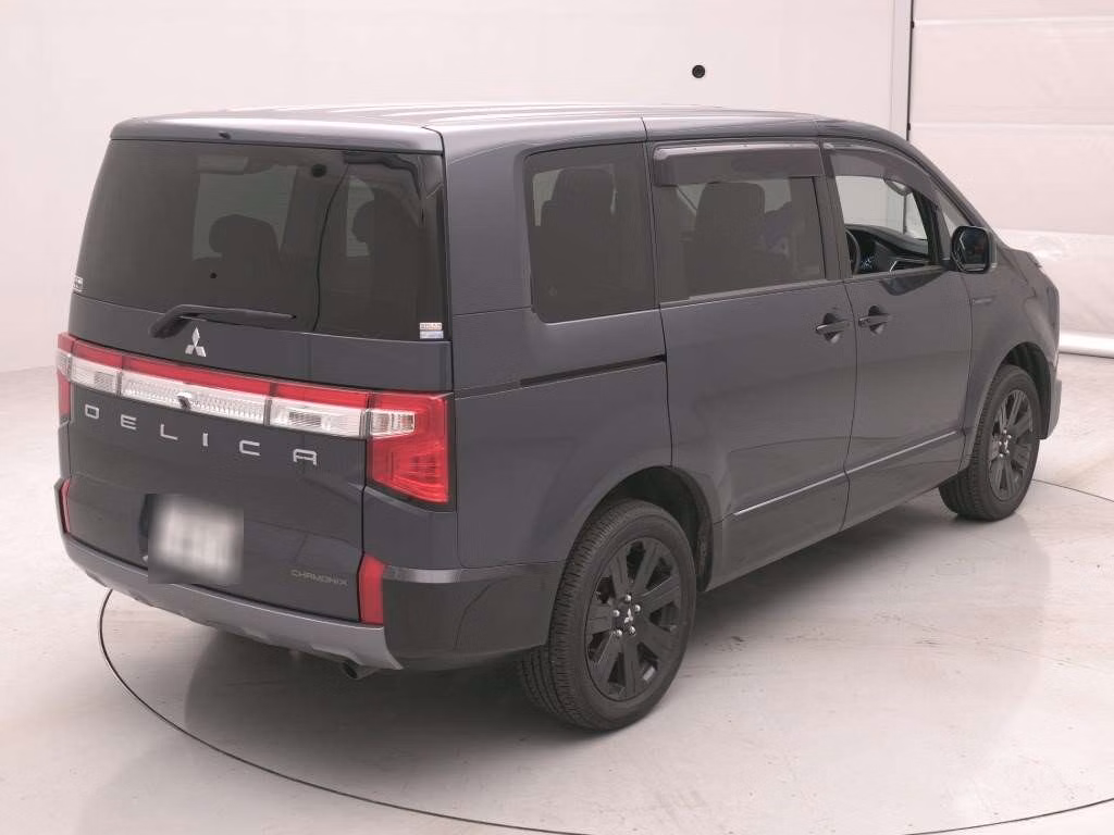 Mitsubishi Delica D:5