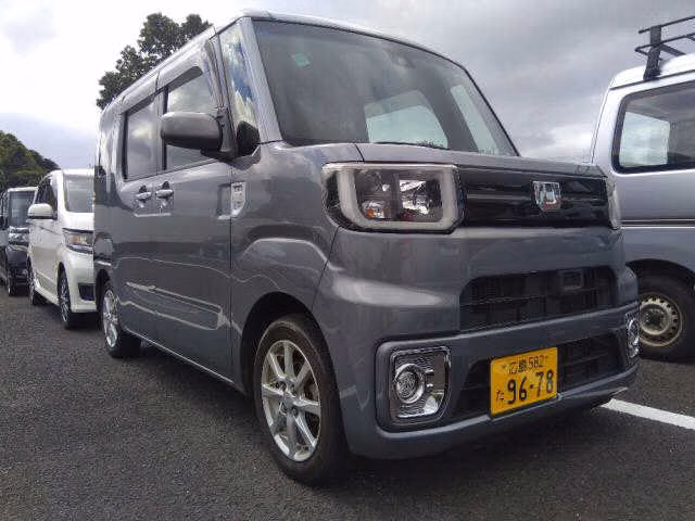 DAIHATSU WAKE